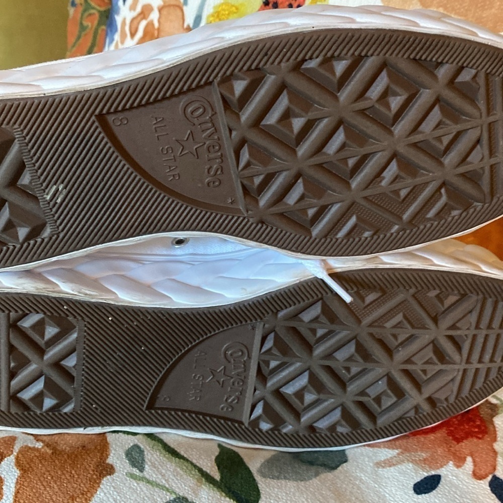Chuck Taylor platforms sneakers women’s size 10 like new worn once - Picture 6 of 6